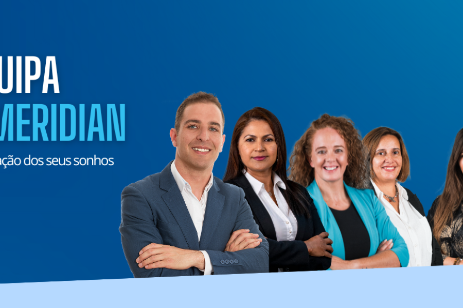 Banner institucional da MaxFinance Meridian com a equipa completa em pose profissional, sobre fundo azul. O texto destaca “Conheça a equipa MaxFinance Meridian — Ao seu lado, para o ajudar na concretização dos seus sonhos”, representando confiança, proximidade e especialização no apoio financeiro.