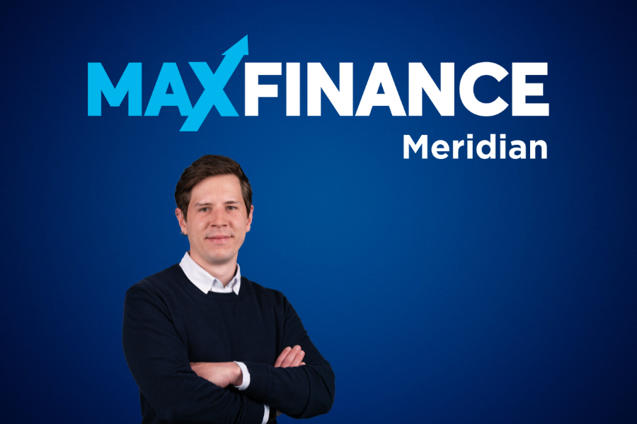 Gestor de Crédito Maxfinance Meridian, com fundo em degrade azul com o logotipo da agência.