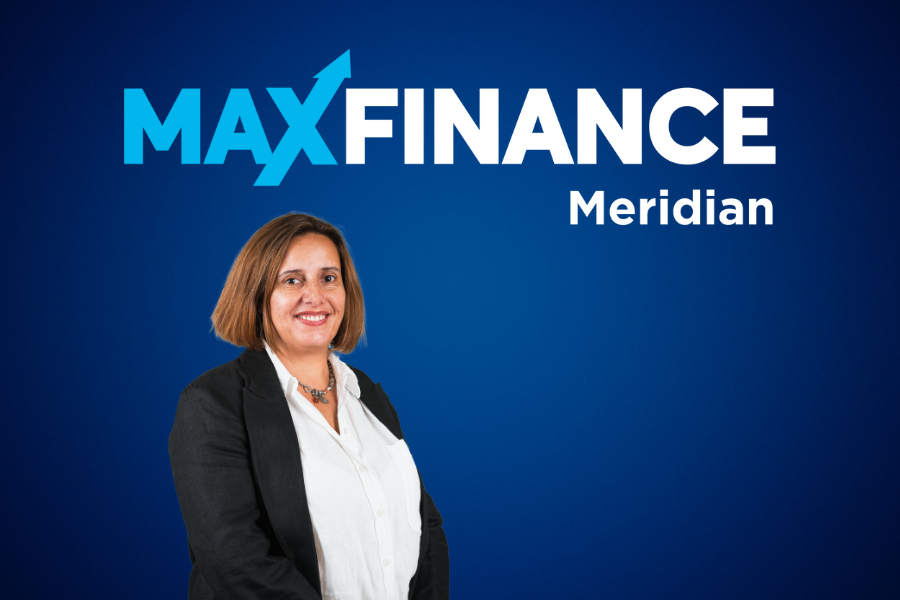 Gestora de credito Maxfinance Meridian, com fundo em degrade azul com o logotipo da agência.